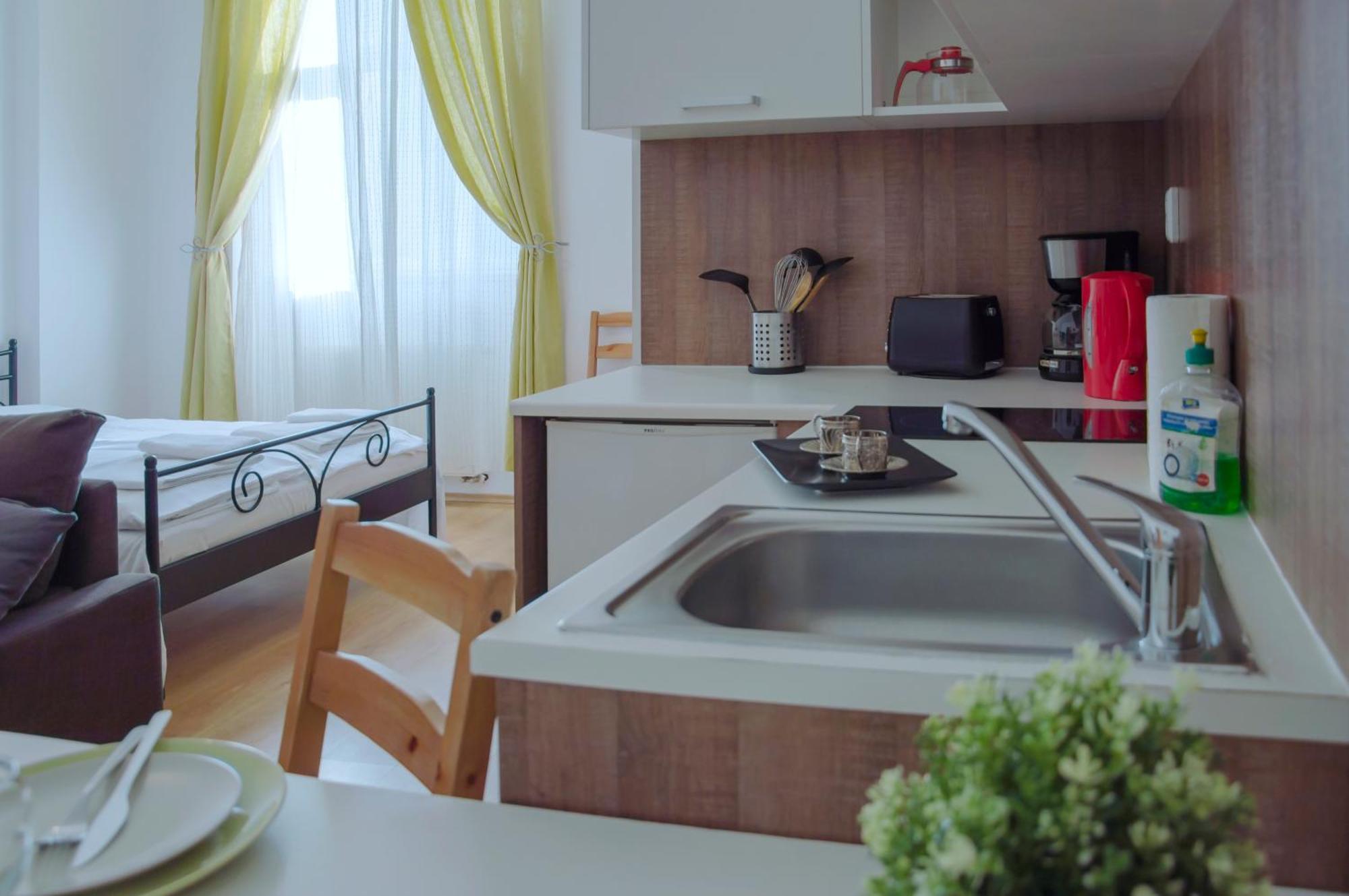 Opatovicka Affordable Apartment *